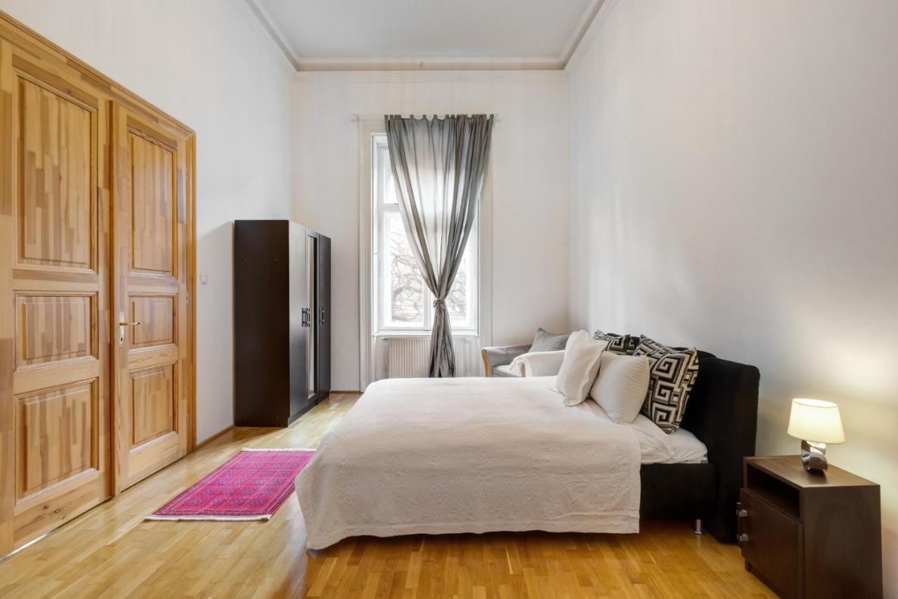 Royale Apartment Будапеща Екстериор снимка